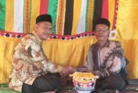 Ket foto : Pj Keuchik Kampong Pulo Kedep Agustari Husni, S.Pd.I., M.Pd saat menghadiri resepsi pernikahan Anak dari seorang Jurnalis, Kamis (30/10/2025)