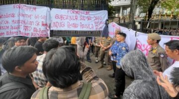 FORPMAHUM Geruduk Kantor Gubernur Sulsel, Tuding Ada Kepentingan Politik di Balik SK RH