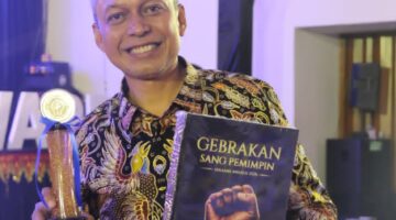 Agustus 2026 Azanuddin Kurnia Terima Dua Penghargaan Bergengsi
